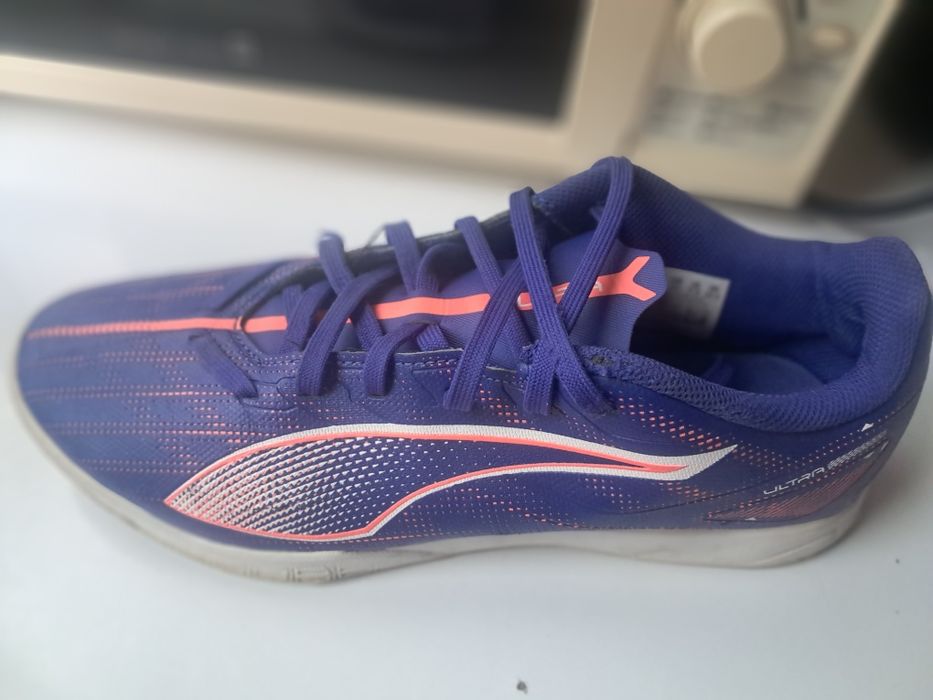 Adidasi de fotbal de sala