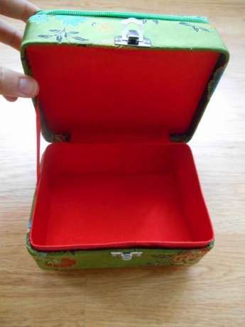 Cutie de bijuterii noua