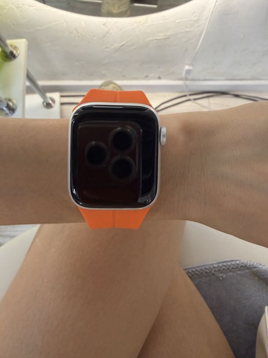 Apple watch se2 в идеальном состоянии