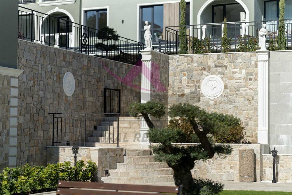 Дава се под наем Тристаен апартамент в Варна, м-т Св. Никола - 125 кв.м за 1500 € - Снимка #8