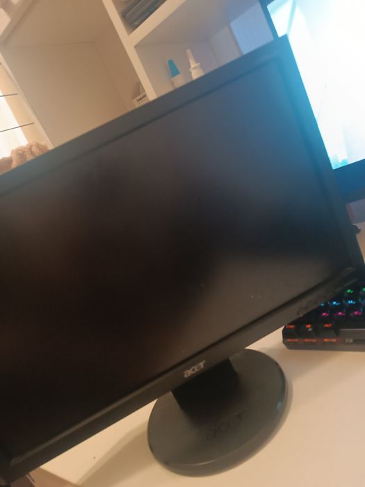 продам монитор acer
