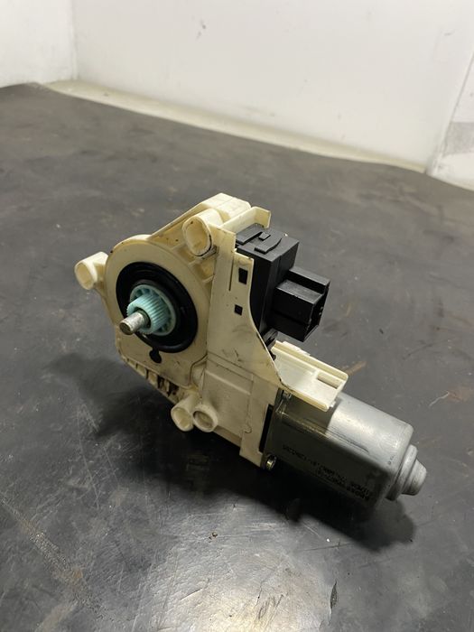 Motoras macara geam dreapta fata Audi A6 C6 2004-2011 4F0959802B