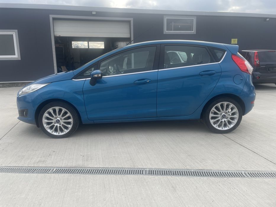 Usa Ford Fiesta stanga/dreapta 3/5 usi