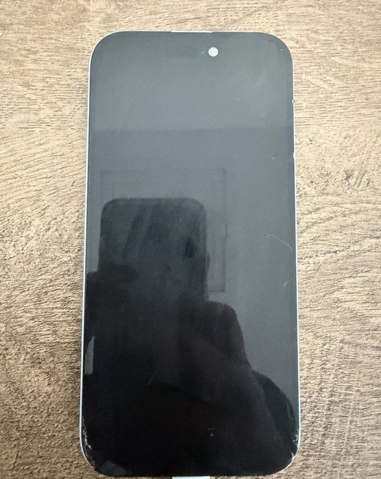 Vand iphone 15 urgent