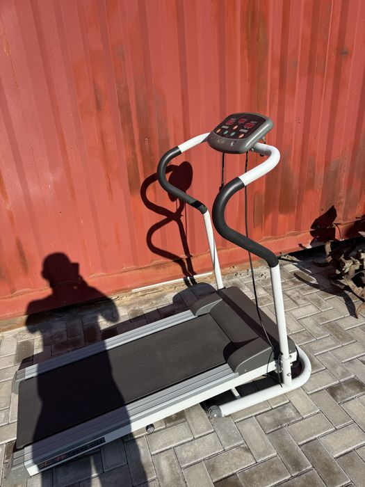 Продам беговую дорожку