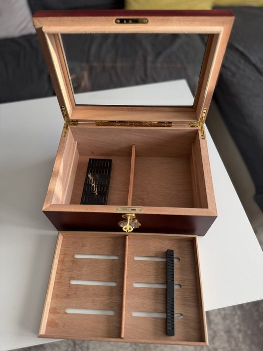 Хумидор за пури.