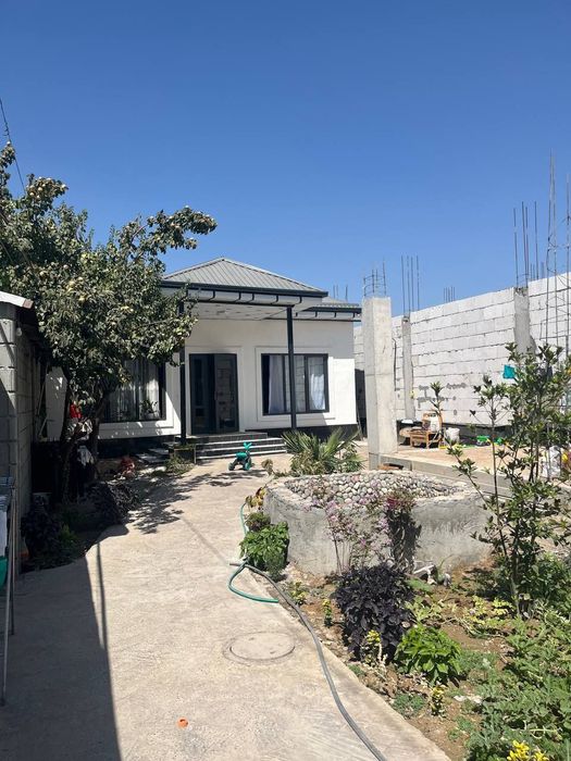 Продам 4 ком дом с участком 3.7 соток.Яшнабад район.Шумиловский городо