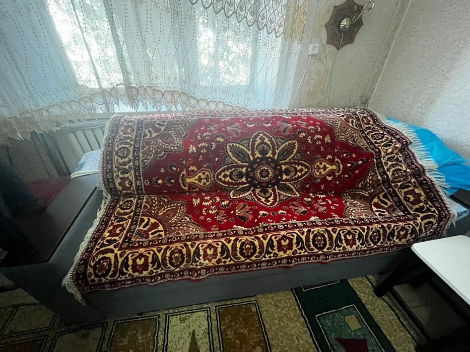 Срочно продам диван