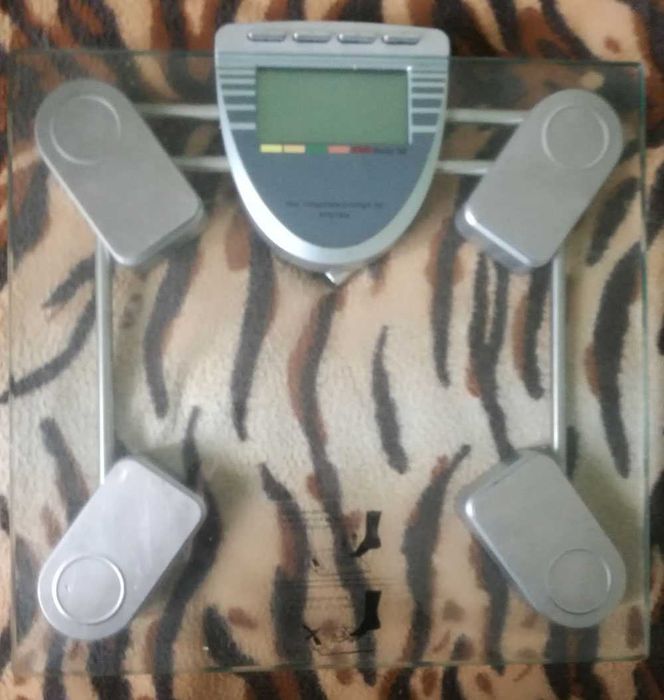 Продавам/Бартер Два Броя Електронни Смарт Кантари !