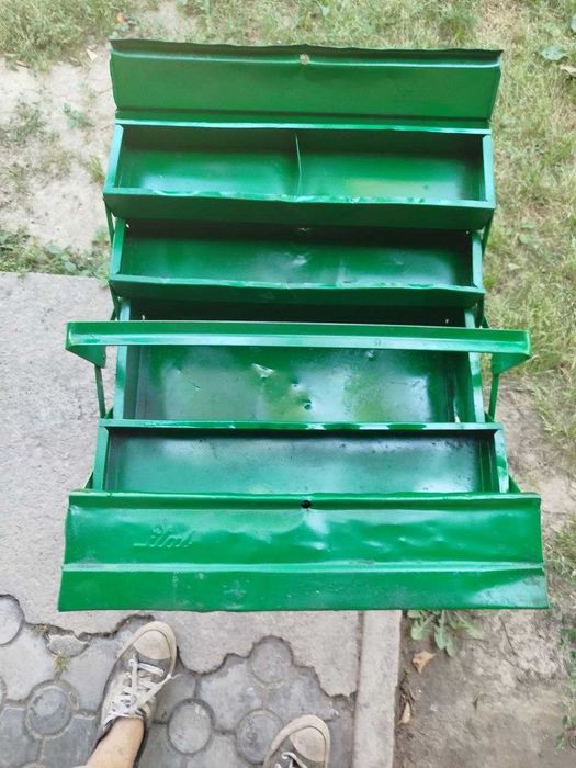 продам металлический ящик  для инструмента