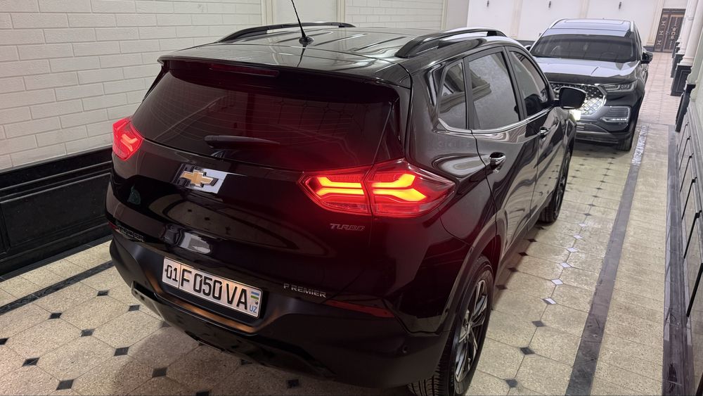 Tracker primier sotiladi. Uzimniki salondan olib xaydaganman.