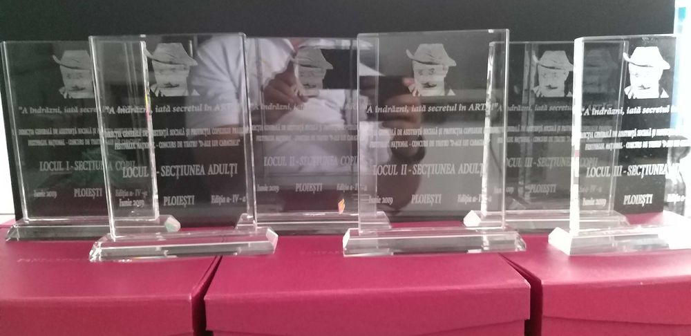TROFEE PERSONALIZATE & CRISTALE PERSONALIZATE – Eleganță Premium pentru Orice Eveniment