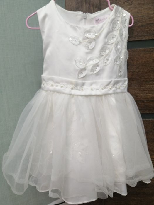 Нарядные платья на девочку