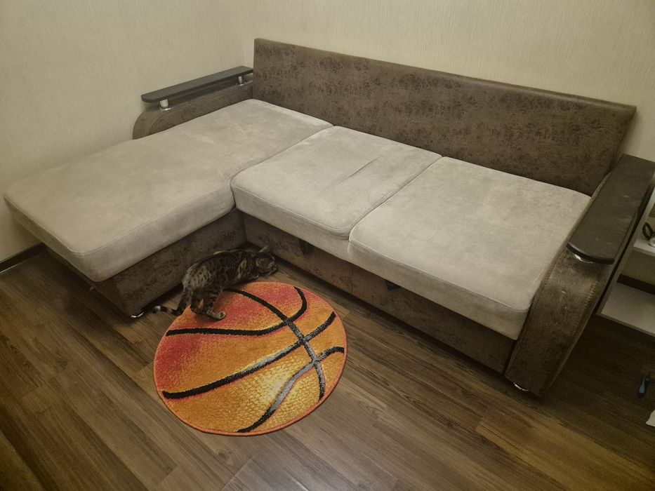Продам диван б/у 225×90