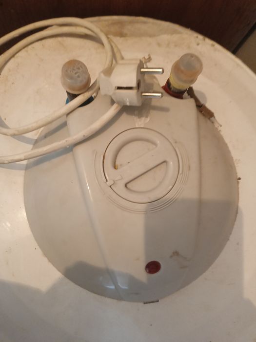 Продам аристон 80-литр