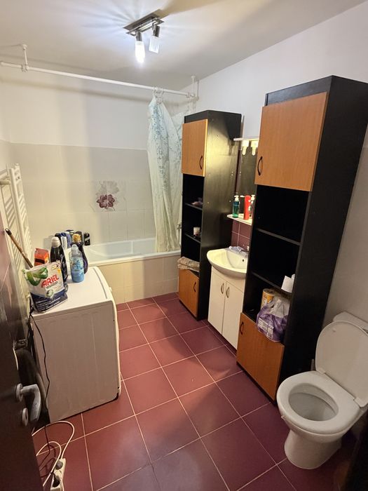 Garsoniera spatioasa zona Coresi