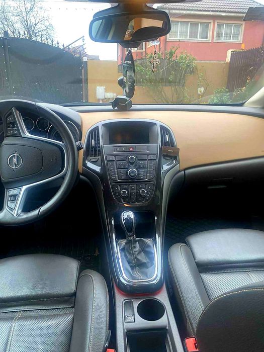 Opel Astra Sport Tourer Diesel 2014