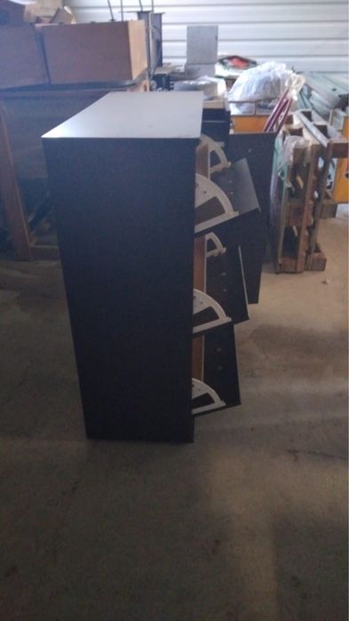 Vând dulap pentru papuci