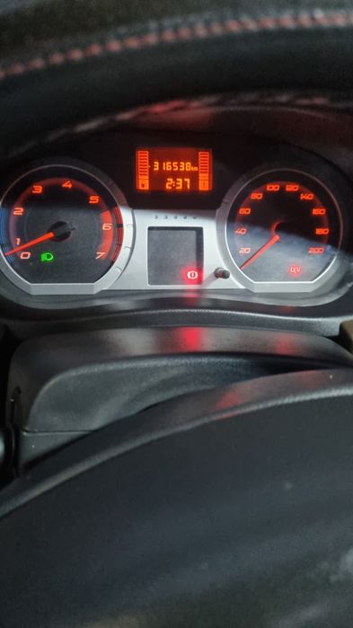 Продам  лада ларгус .рено двигатель и кронштейн.