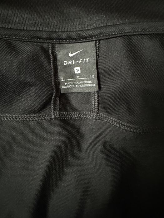 Спортен екип Nike (dry-fit)