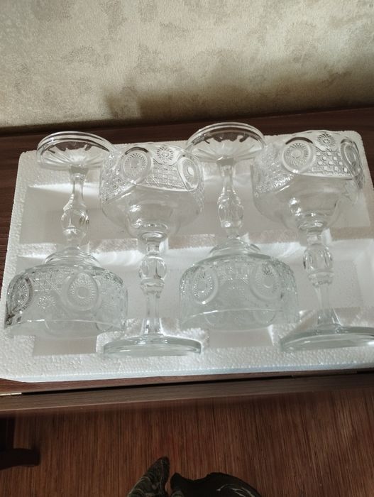 Конфетницы новые.