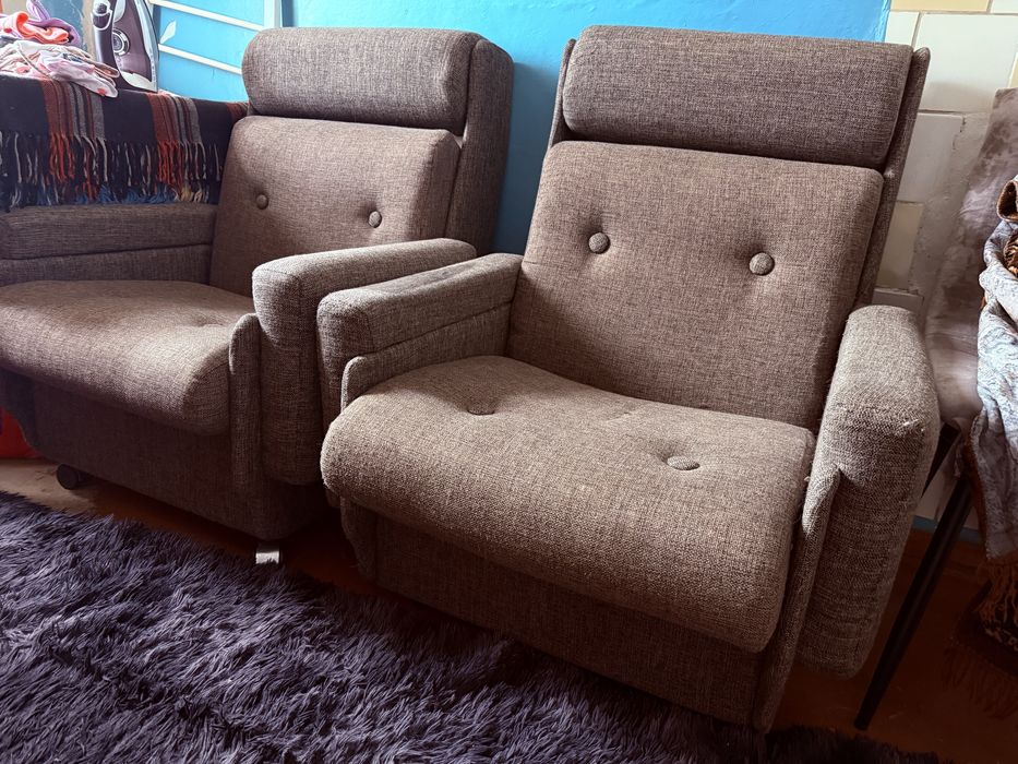 Продам два кресла