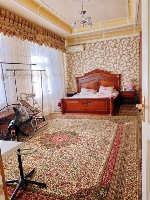 Nazarbek Grand toyhona orqasida