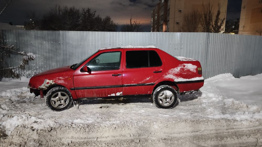 Продам Volkswagen vento 1.8