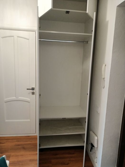 Срочно продам шкаф