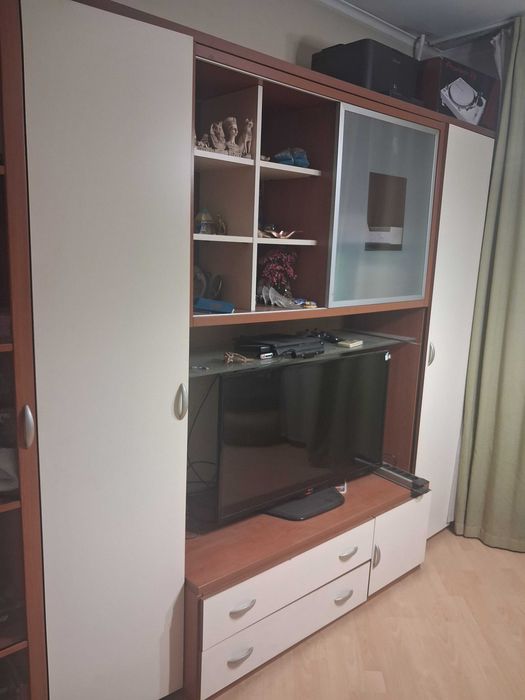 Шкаф для гостинной под ТВ