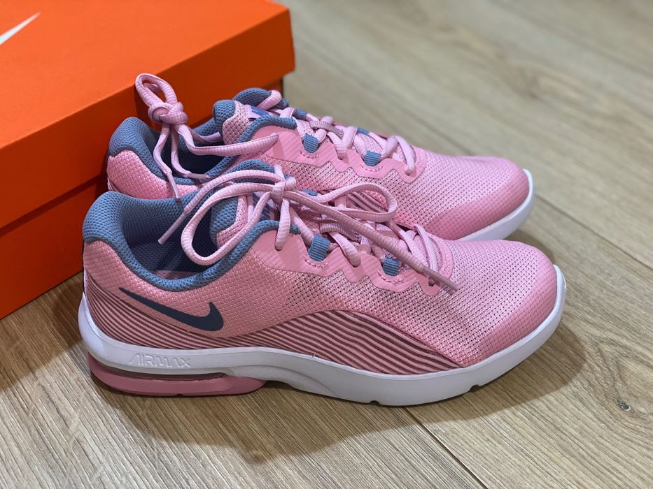 Детски маратонки Nike Air Max Advantage 2 GS Pink