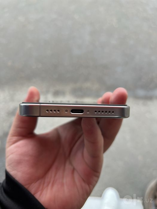 iphone 16 pro max sotiladi srocno