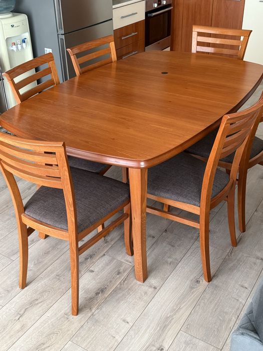 6 стола от масивно дърво