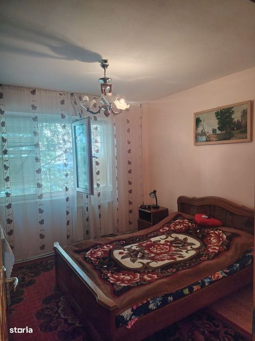 Apartament 3 camere cu 2 balcoane în Bacău