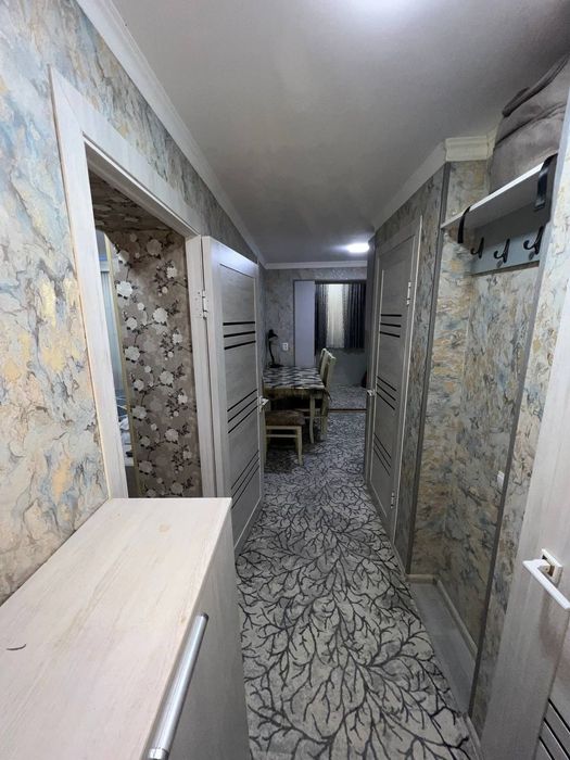 Сдаётся 1 ком кв в Чирчике 2 этаж на против анор банк рядом 3 школа