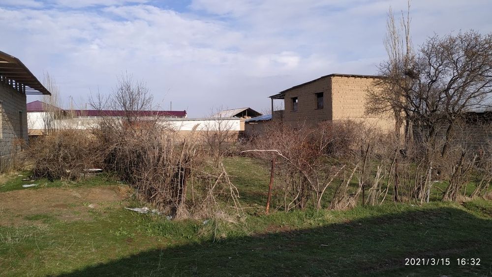 Кибрайда дала ховли сотилади. Продается участок в Кибрайе