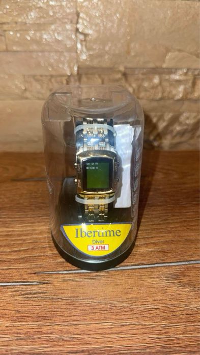 Златисто - сребрист часовник