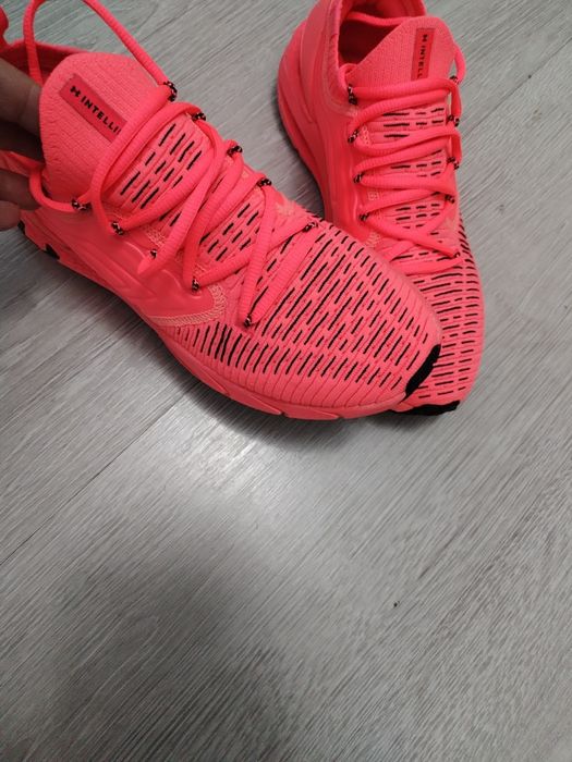 Уникални маратонки Under armour