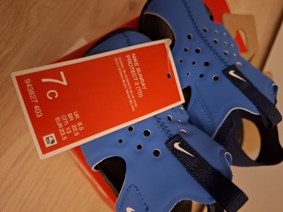 Нови бебешки сандали Nike, 23.5 номер