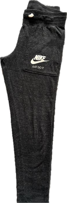 Дамски спортен екип Nike