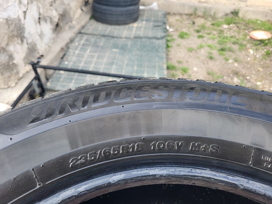 Продам шины на 18