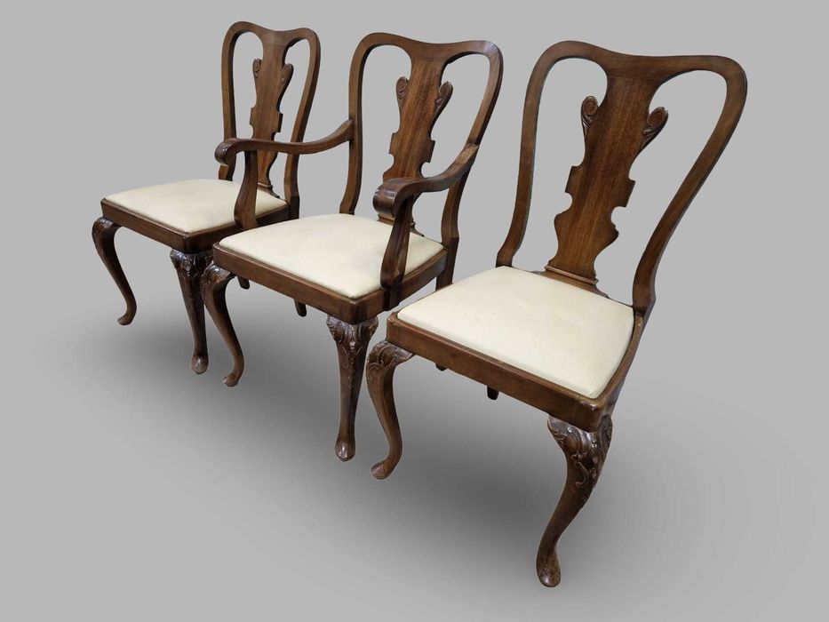 6 броя трапезни столове от масивен орех с кожена седалка