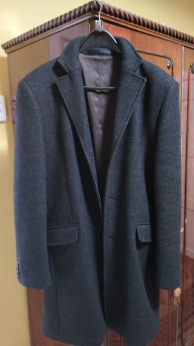 Vând palton elegant tineri