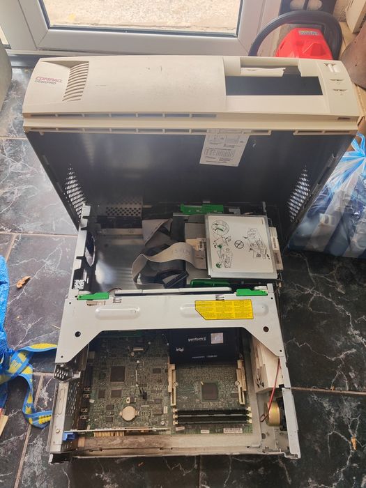 Стар компютър compaq deskpro series pd1005
