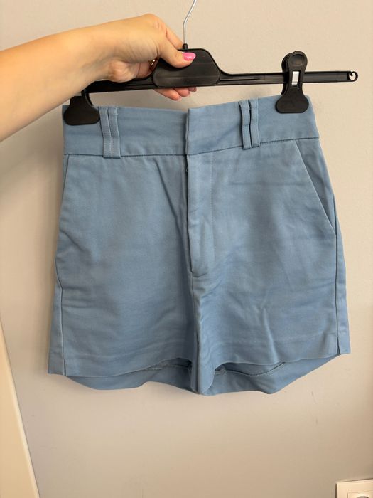 Къси панталонки на различни марки (Zara, Stradivarius, H&M…)