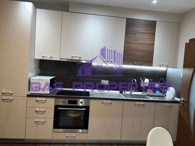 Продава се Тристаен апартамент в София, Изток - 70 кв.м за 3500 €/кв.м - Снимка #4