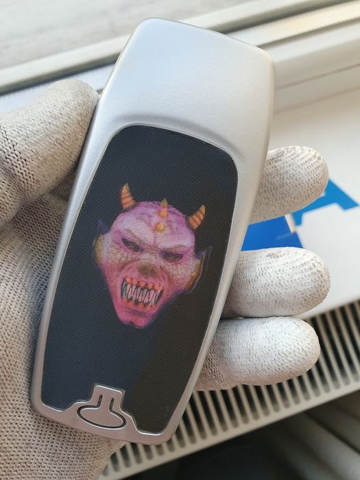 Nokia 3310 Dracula Holographic!