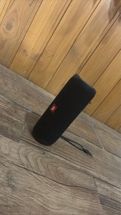 Boxă JBL  Flip 5 Portabilă – Sunet Puternic, Bluetooth, Neagră