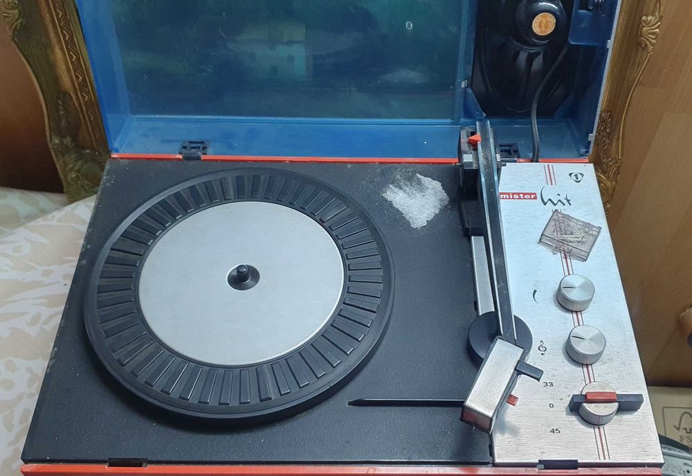 Unitra ретро грамофонче в работещо състояние