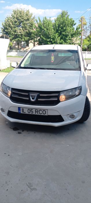 Vând Dacia Logan